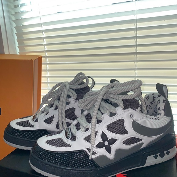 Completely new. Missed my opportunity to return them back to the store. - Picture 5 of 5